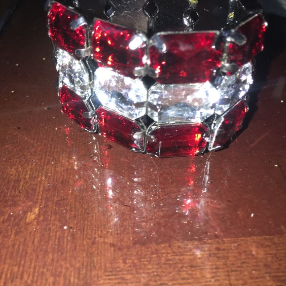 Jewelry - 🌺🌺Bracelet 🌺🌺